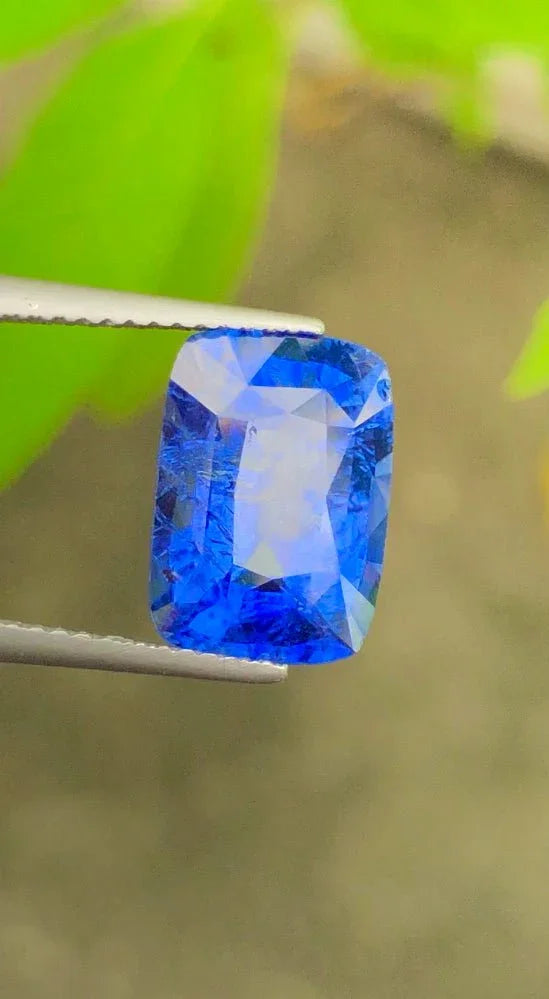 Certified Natural Cornflower Blue Sapphire โ 6.12 Carats- Unheated from Sri Lanka - GAIA GEMS