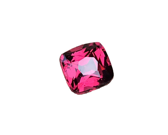 Natural Mahenge Garnet – 1.25 Carats | Pinkish Red | VVS Clarity | Untreated | Sri Lanka Origin