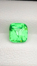 Certified Natural Tsavorite Garnet – 1.07 Carats | Vivid Green | Fancy Cut | VVS Clarity | Untreated | AIG Certified