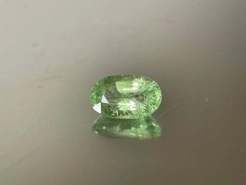 Natural UV Mint Garnet – 3.34 Carats - GAIA GEMS