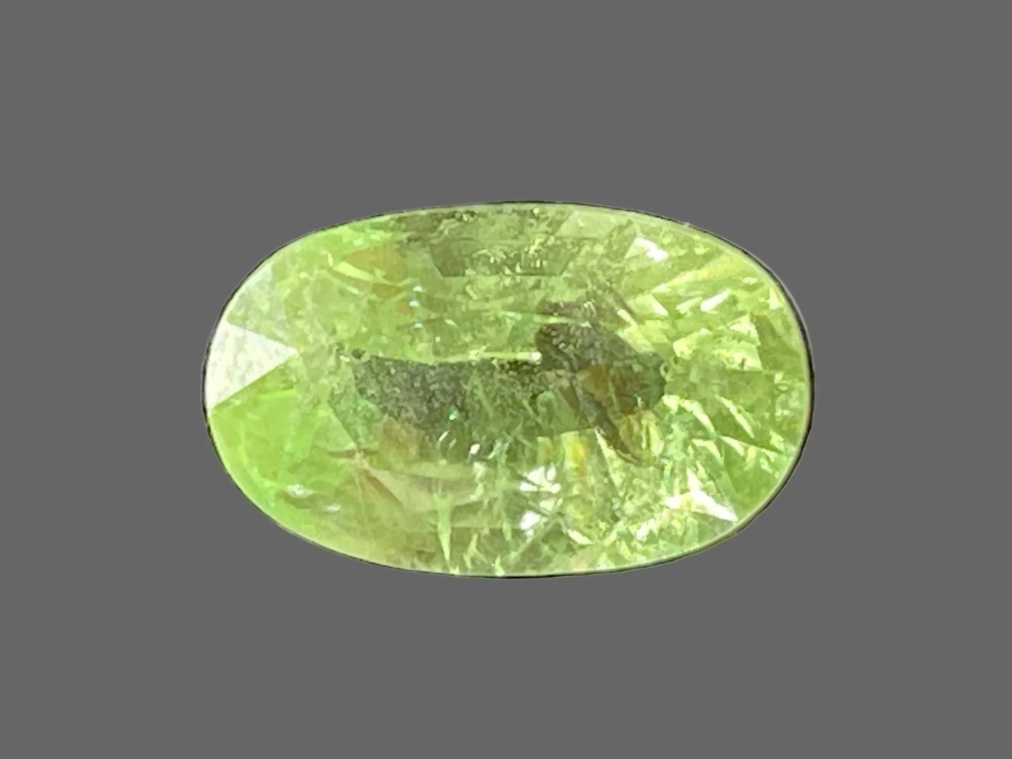 Natural UV Mint Garnet – 3.34 Carats - GAIA GEMS