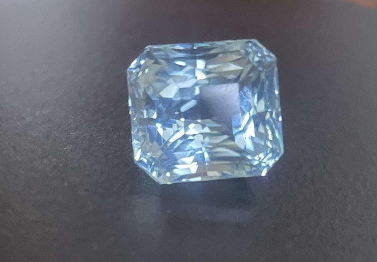 27.38 Ct Certified Natural Ice Blue Aquamarine from Brazil – VVS Clarity, Untreated - GAIA GEMS