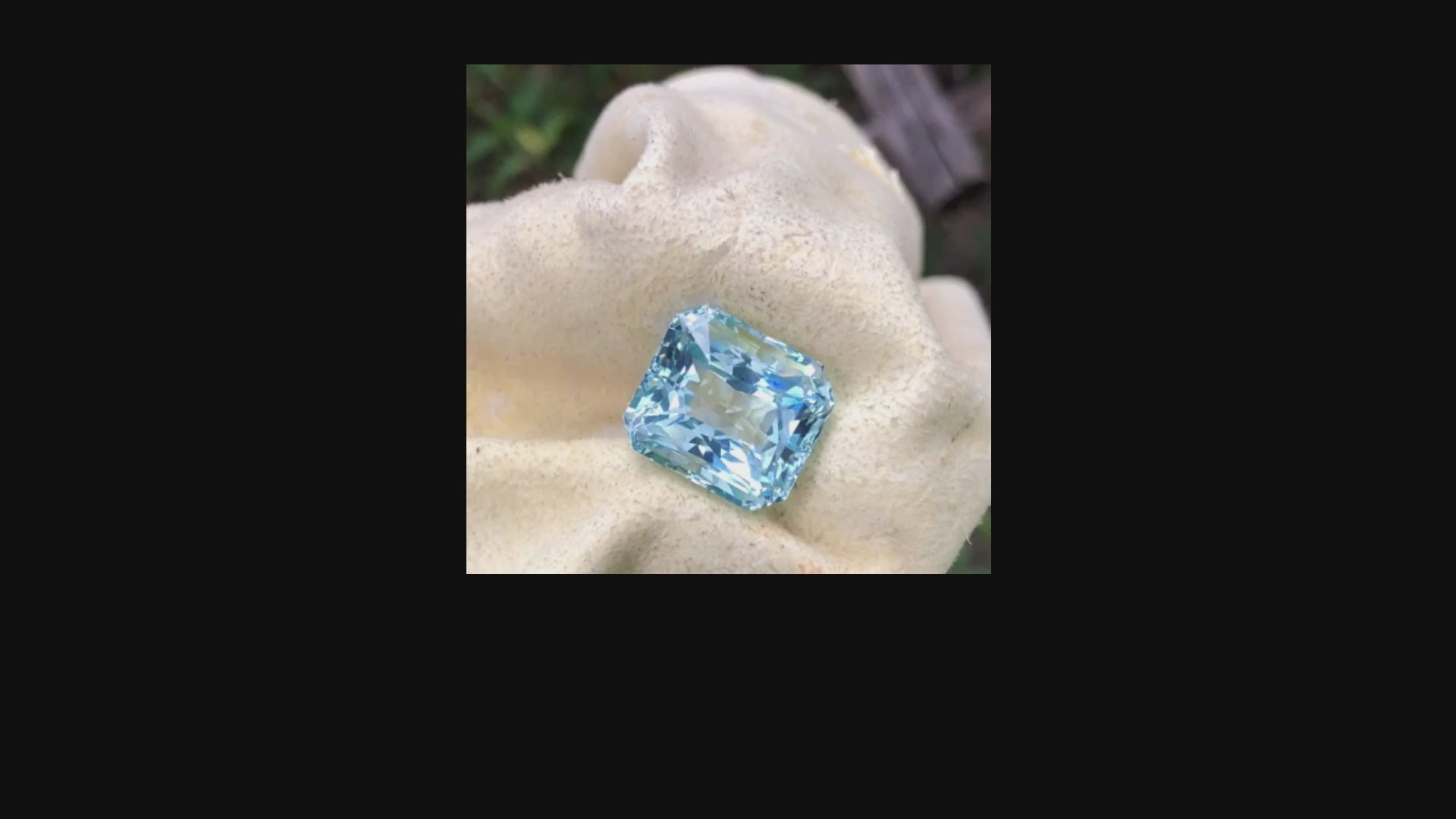 27.38 Ct Certified Natural Ice Blue Aquamarine from Brazil – VVS Clarity, Untreated